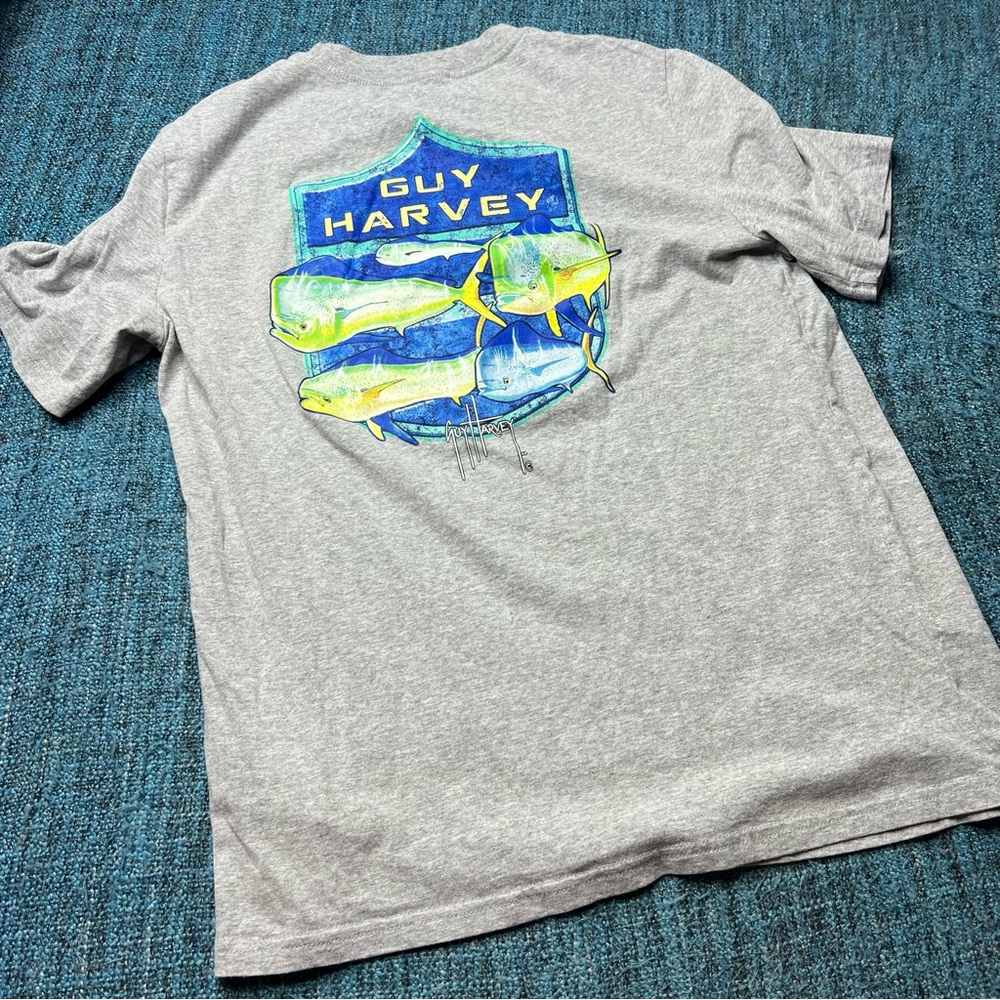 Guy Harvey Mahi Mahi Tuna Graphic Short Sleeve T-Shirt in Gray Blue Green Medium